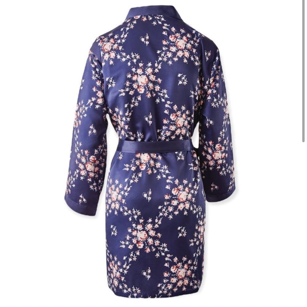 Morgan Lane Allie Robe - Picture 3 of 11